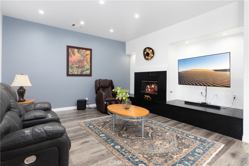 13482 Redwood Property Photo 4