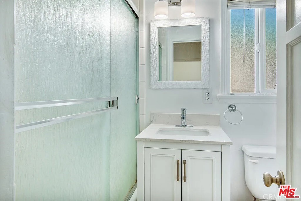 702 S Pacific Coast Highway B Property Photo 7