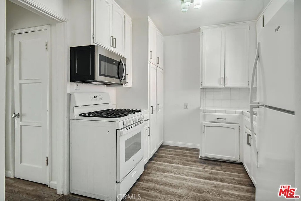 702 S Pacific Coast Highway B Property Photo 10
