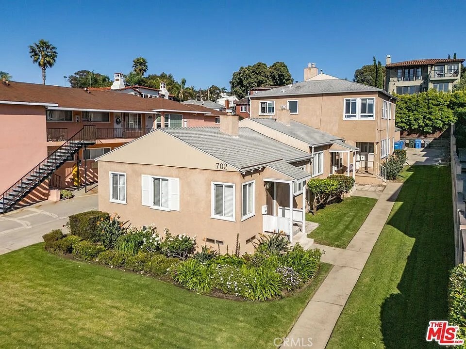 702 S Pacific Coast Highway B Property Photo 13