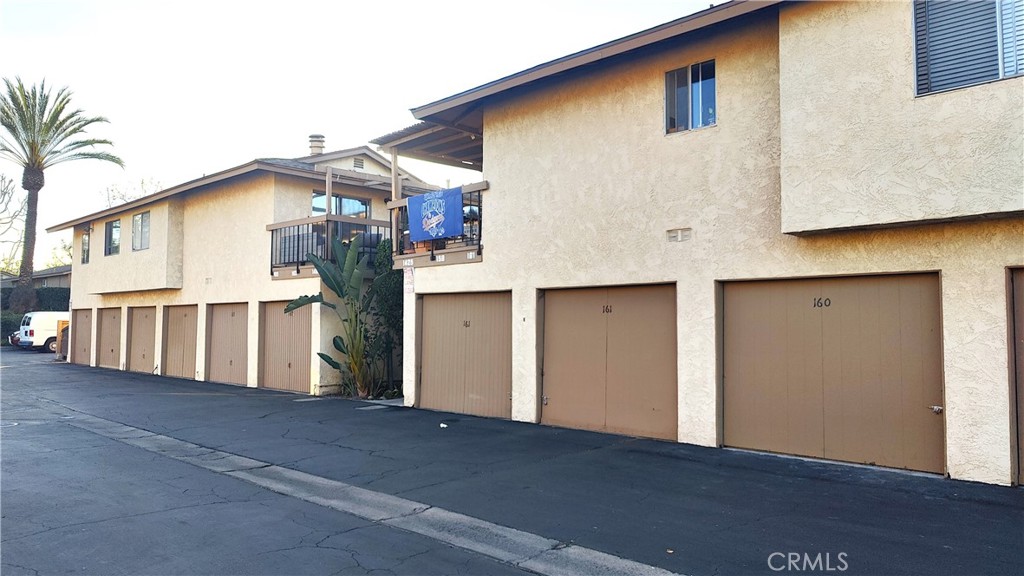 1425 Forest Glen Property Photo 6