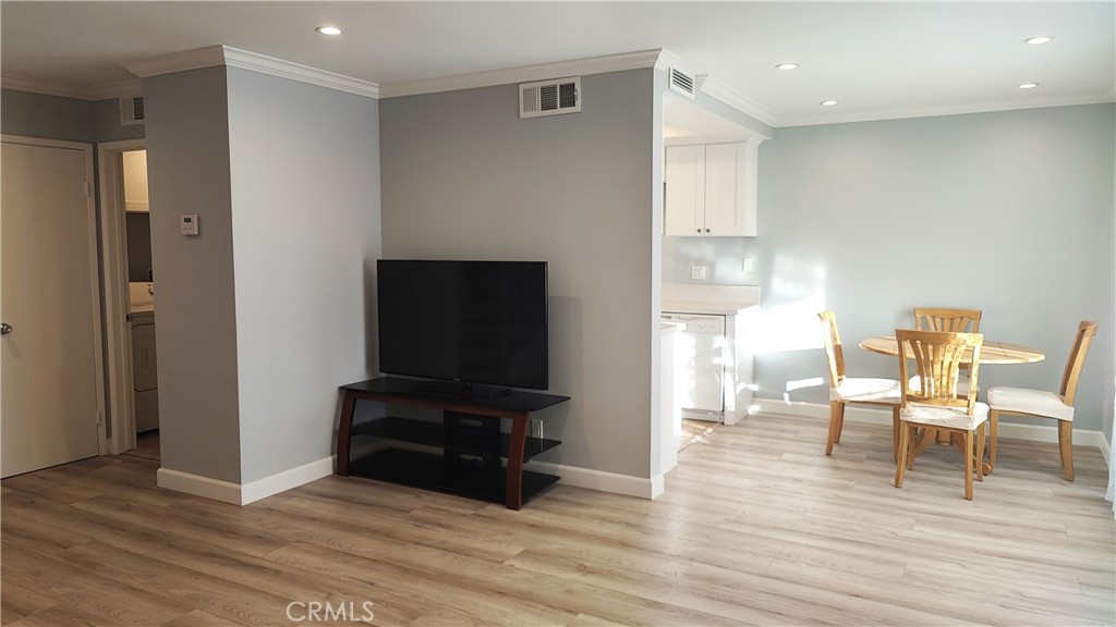 1425 Forest Glen Property Photo 17
