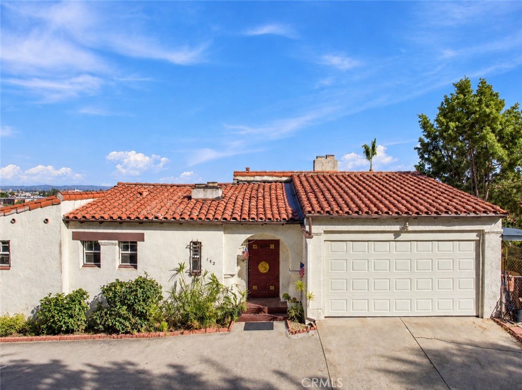 142 Stockbridge Property Photo 1