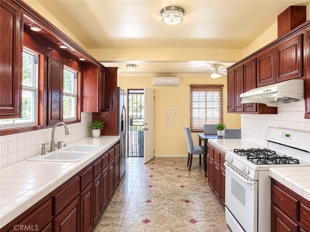 142 Stockbridge Property Photo 11