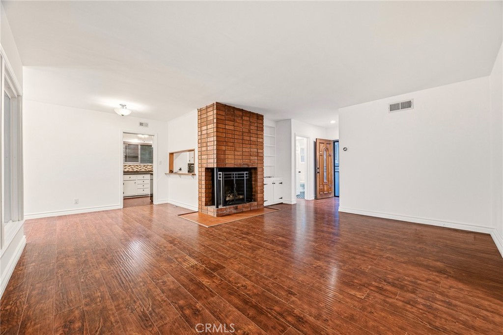 6928 Vanscoy Property Photo 3