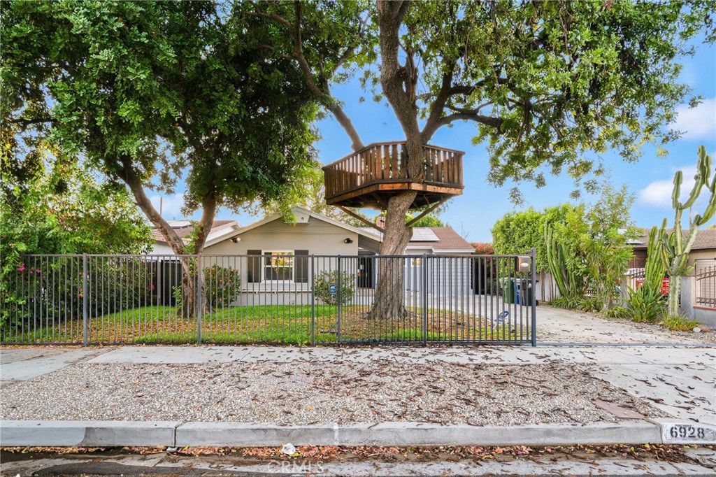 6928 Vanscoy Property Photo 33