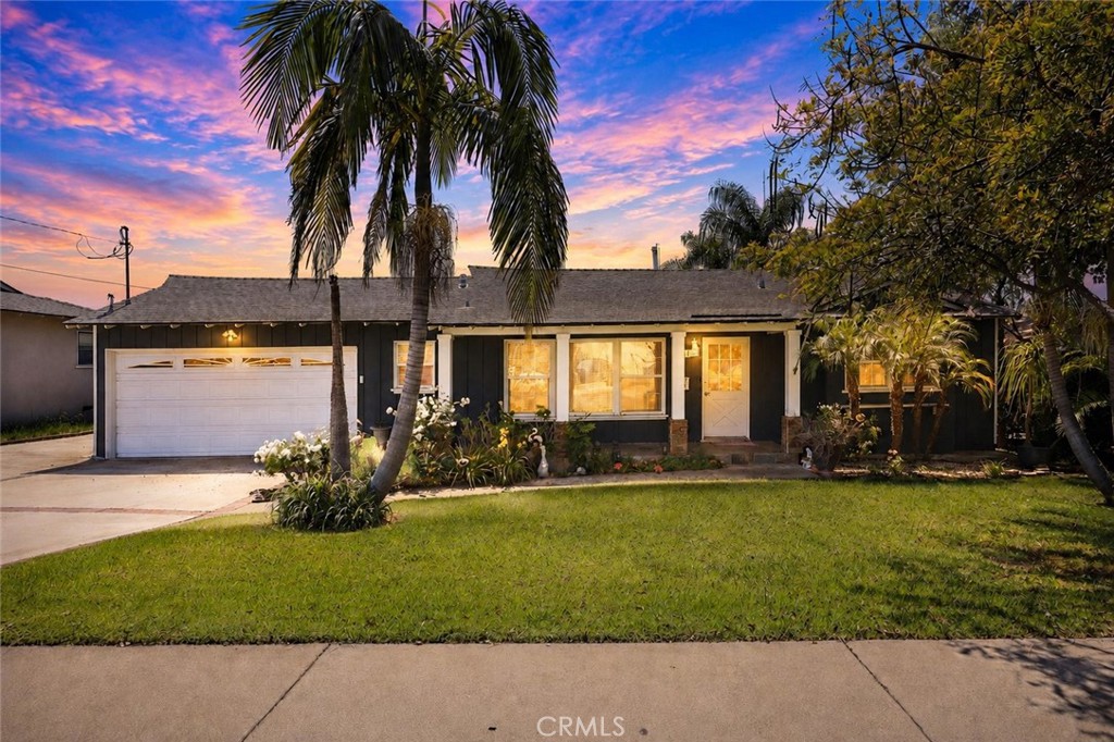 334 E Juanita Avenue Property Photo 1