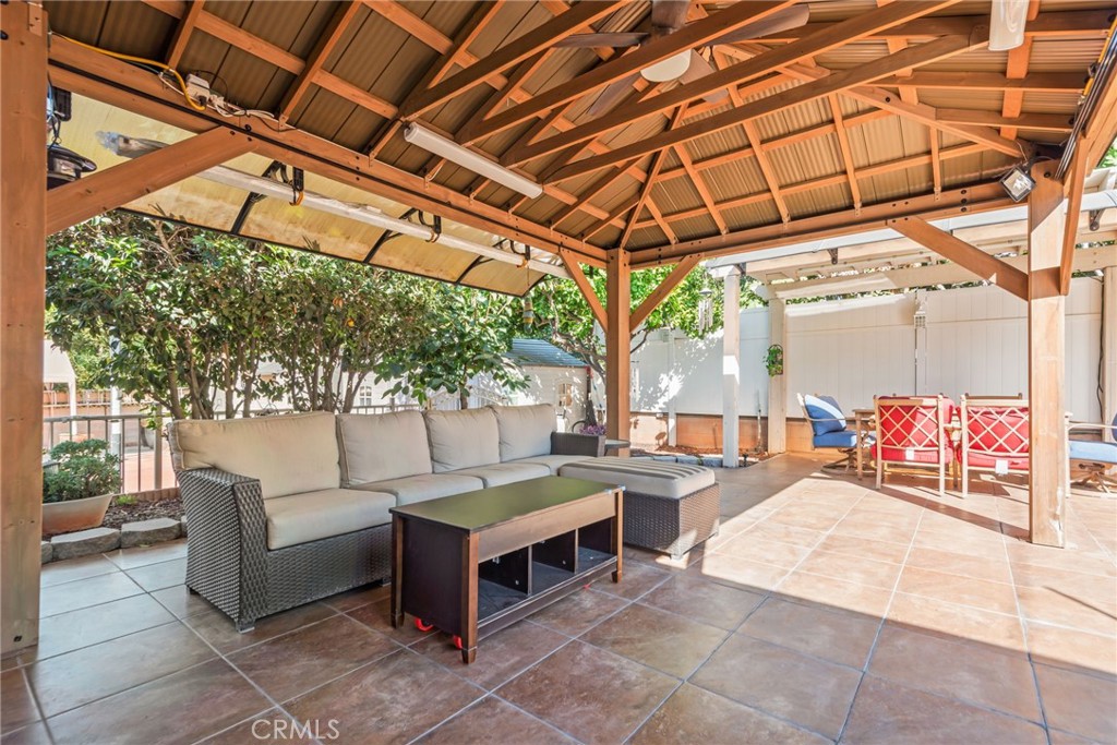 1740 Deerhaven Property Photo 43