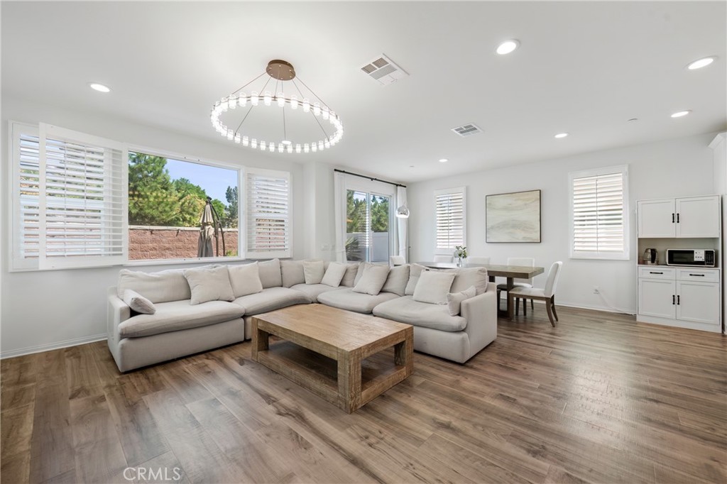 16405 Globetrotter Property Photo 6