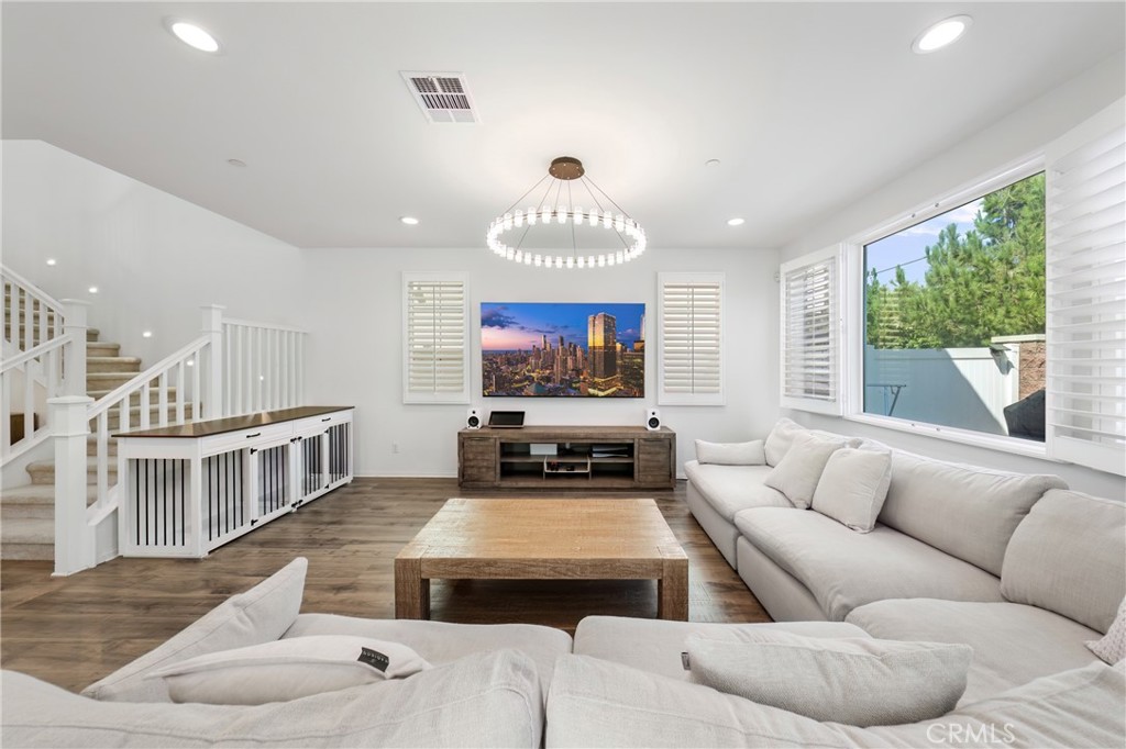 16405 Globetrotter Property Photo 9