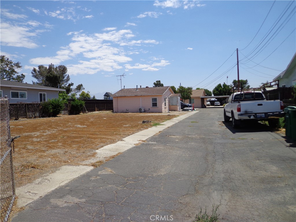 4562 Phelan Property Photo