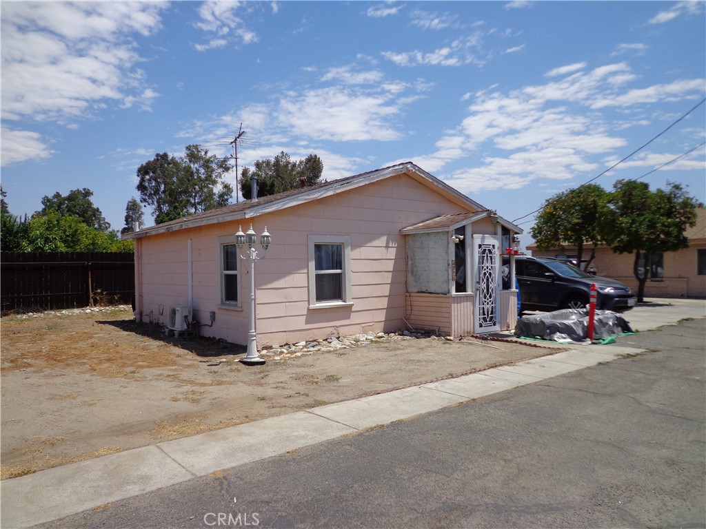 4562 Phelan Property Photo 3