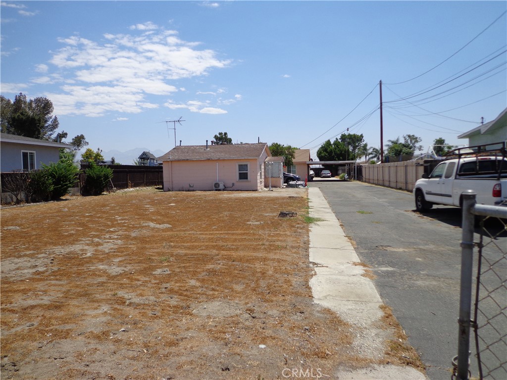 4562 Phelan Property Photo 10