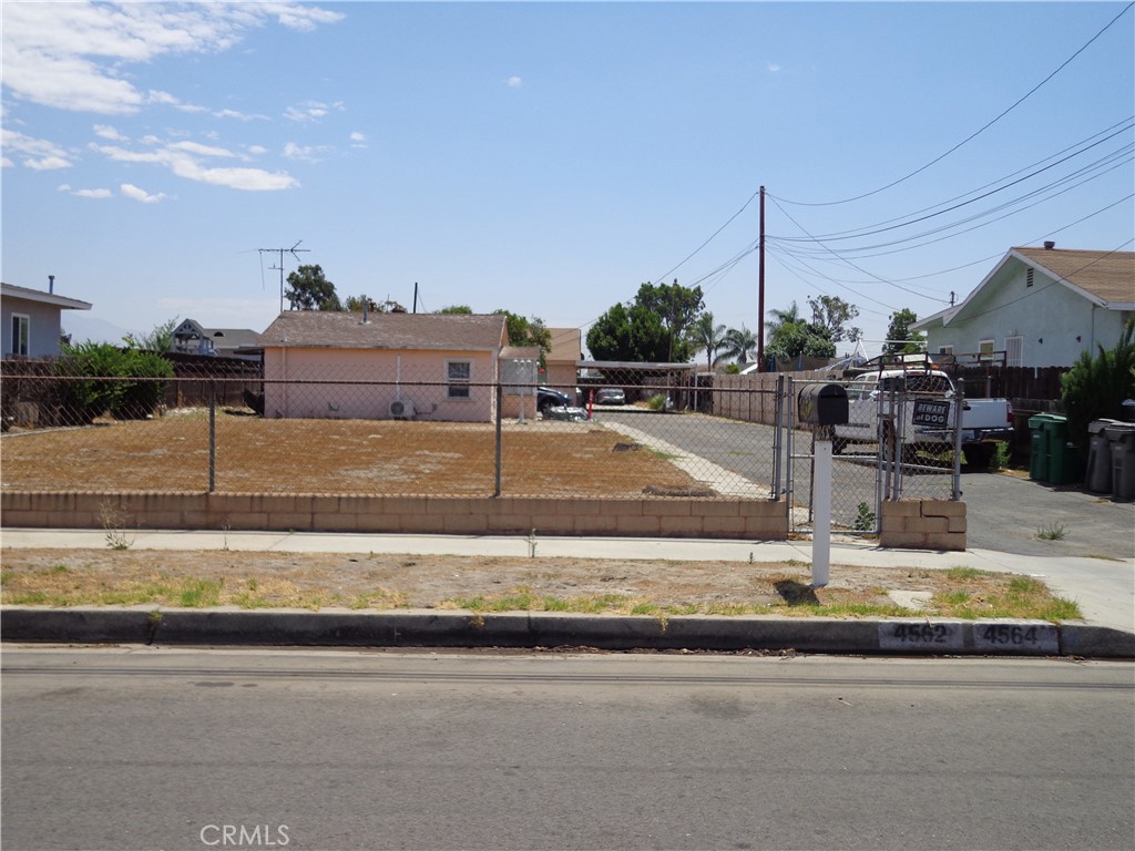 4562 Phelan Property Photo 13