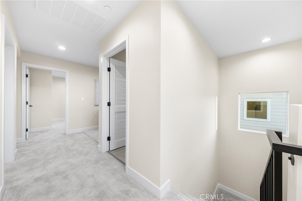 638 W Grand Avenue Property Photo 25