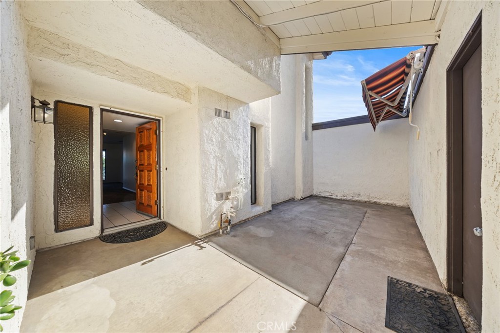1366 Branch Property Photo 4