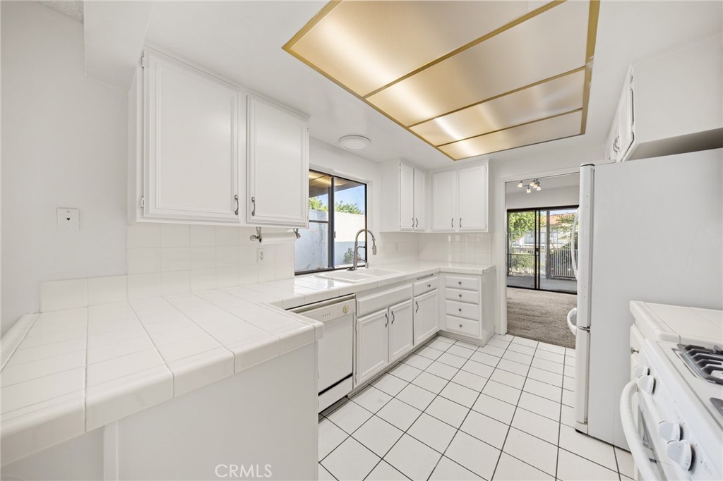 1366 Branch Property Photo 20