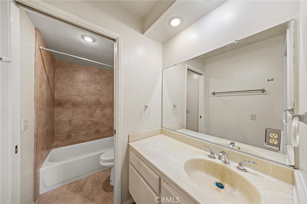1366 Branch Property Photo 34