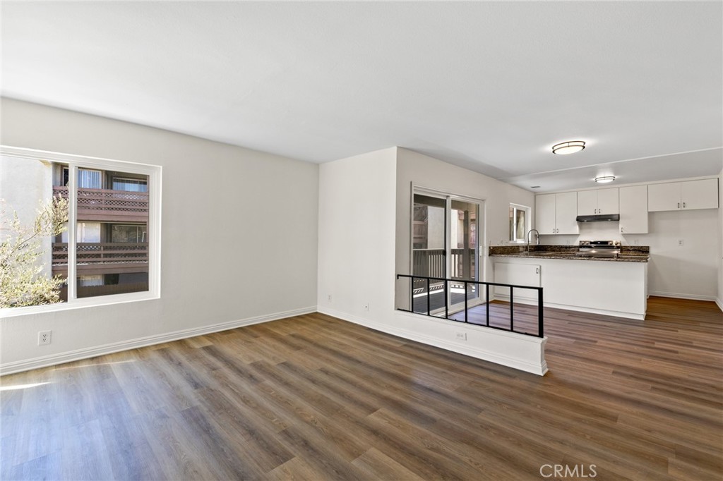1104 S Citron Property Photo 1
