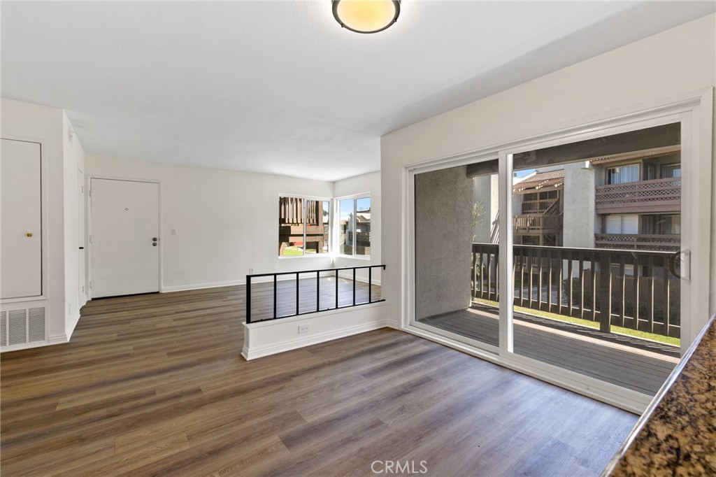 1104 S Citron Property Photo 5