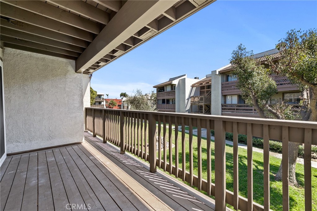 1104 S Citron Property Photo 7