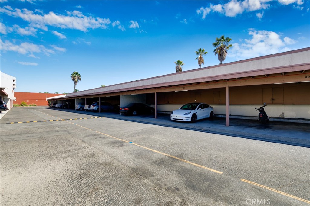 1104 S Citron Property Photo 14
