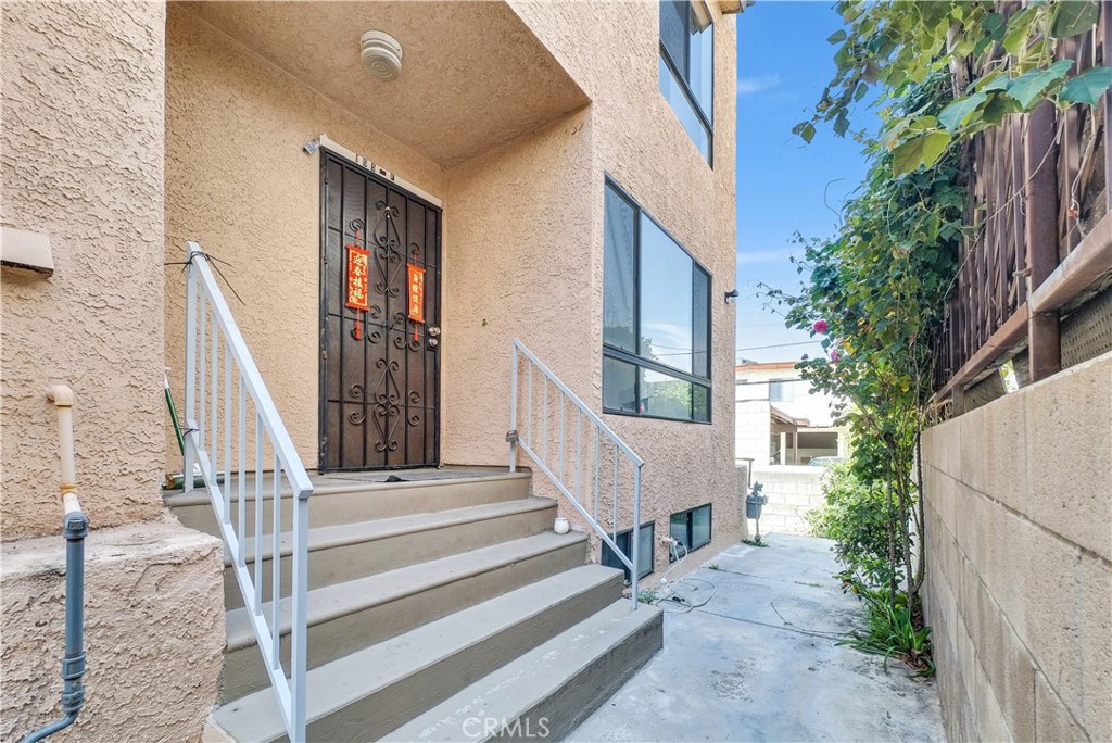 105 S Marguerita Avenue F Property Photo 1