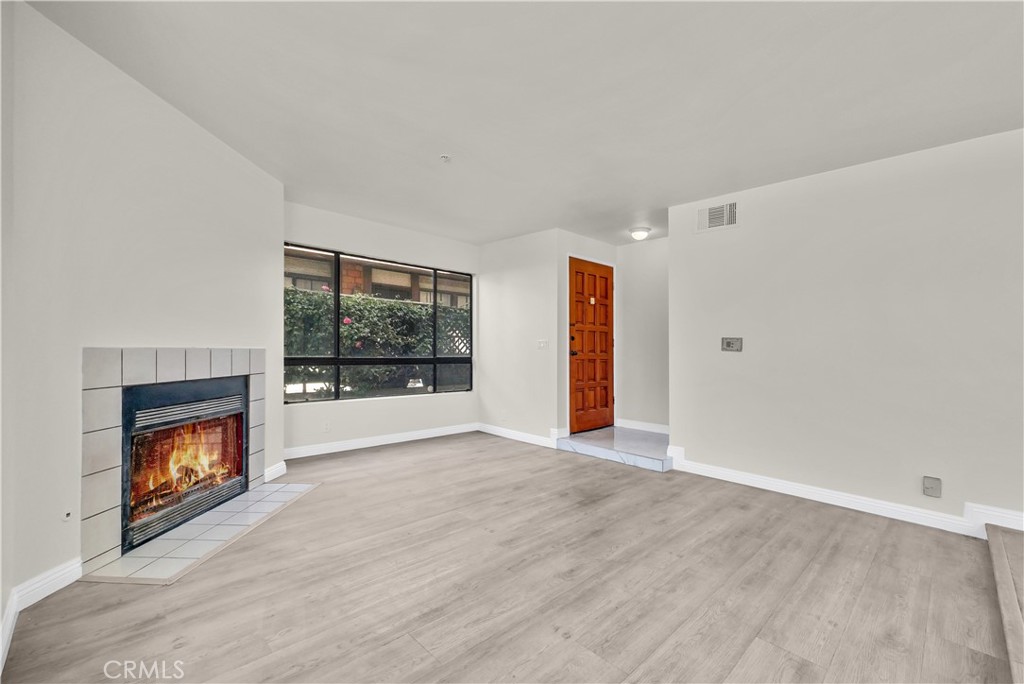105 S Marguerita Avenue F Property Photo 3
