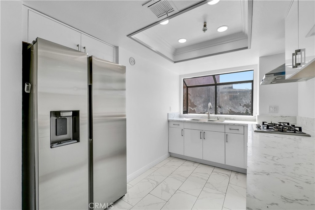 105 S Marguerita Avenue F Property Photo 6