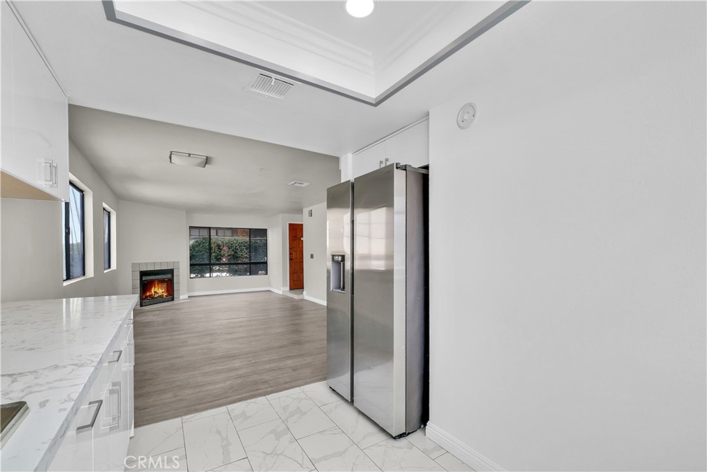 105 S Marguerita Avenue F Property Photo 9