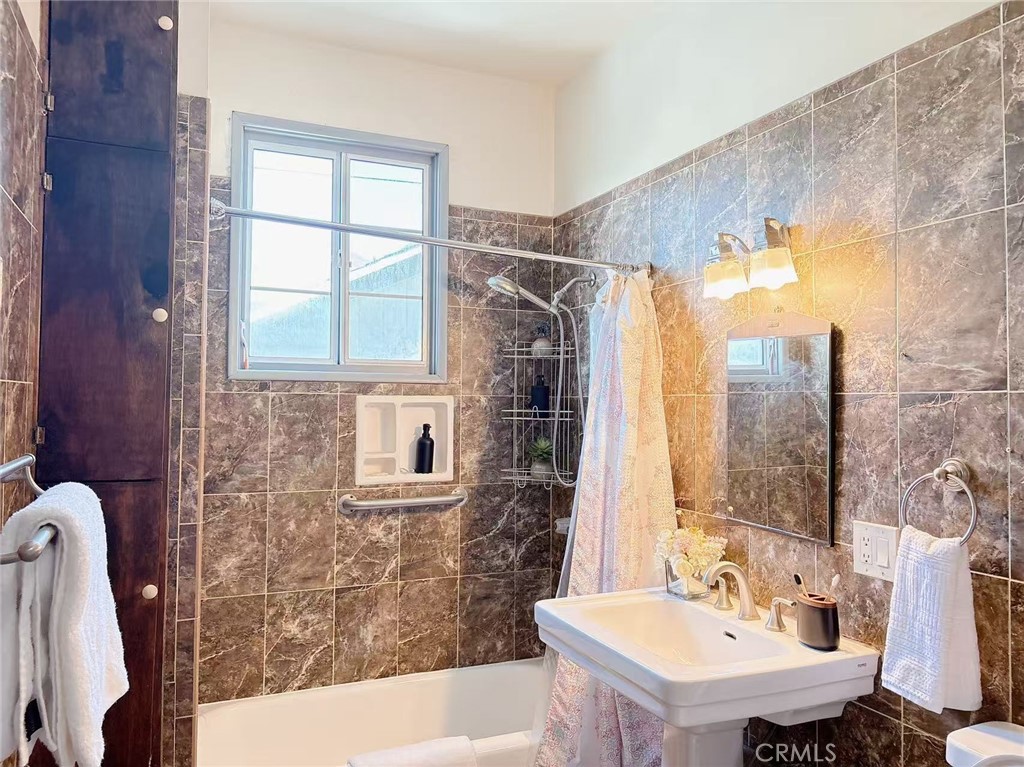 1147 S Westlake Avenue Property Photo 48