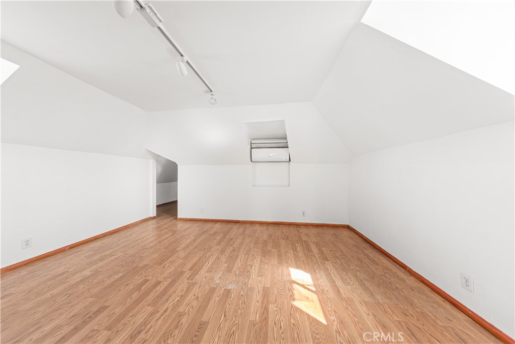 1147 S Westlake Avenue Property Photo 64