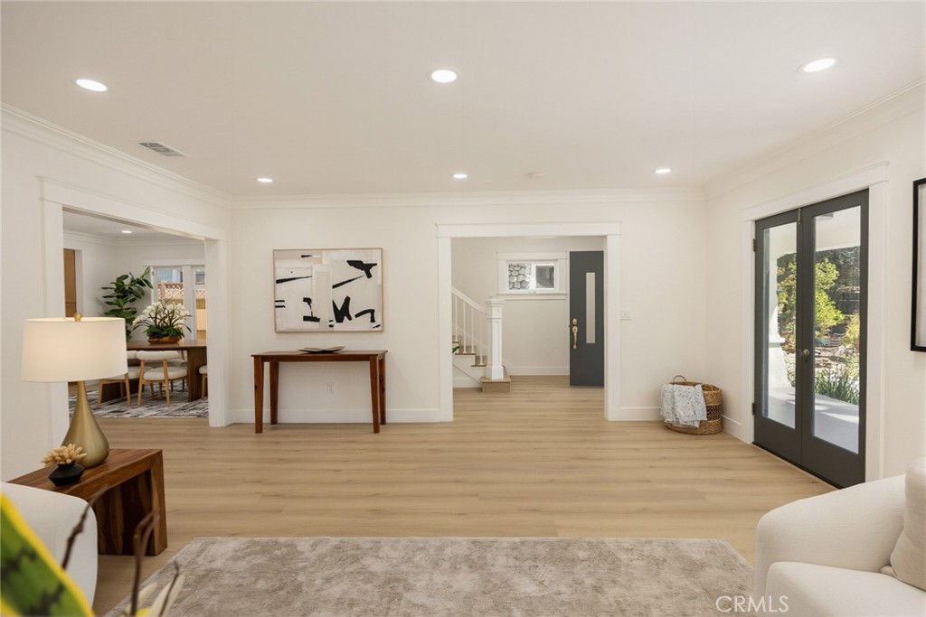 525 E Jackson Street Property Photo 14