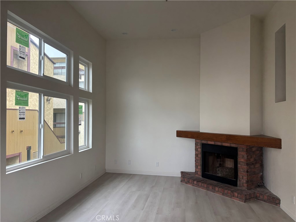 1022 S Marengo Property Photo 13