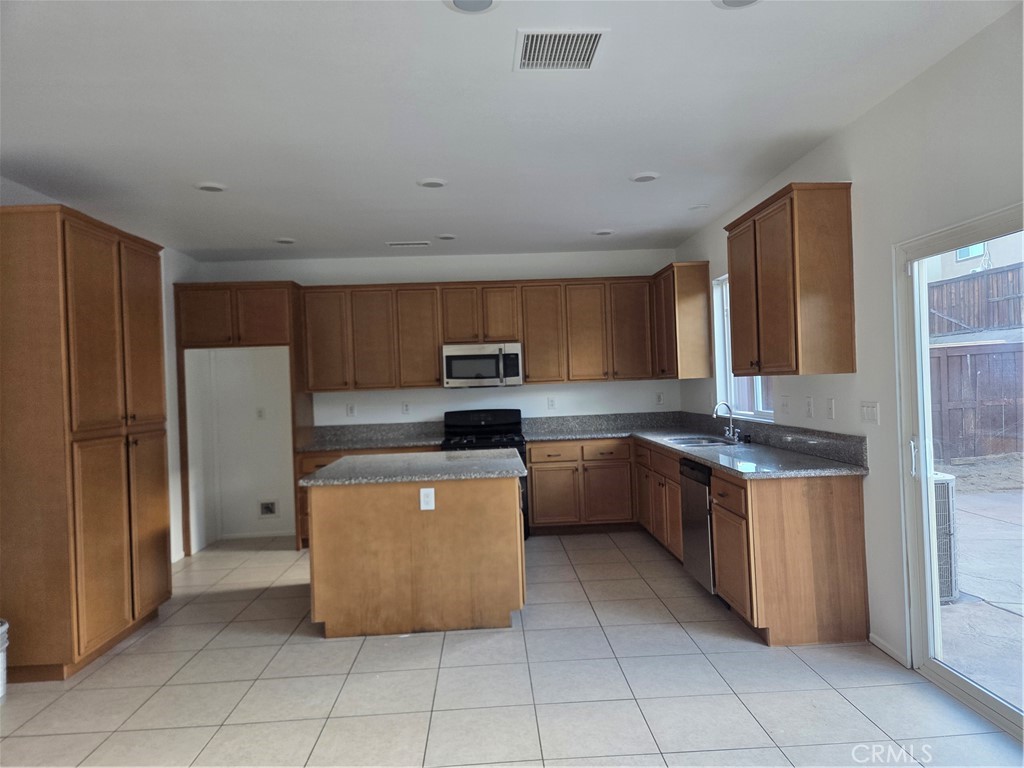 10266 Susan Property Photo 3