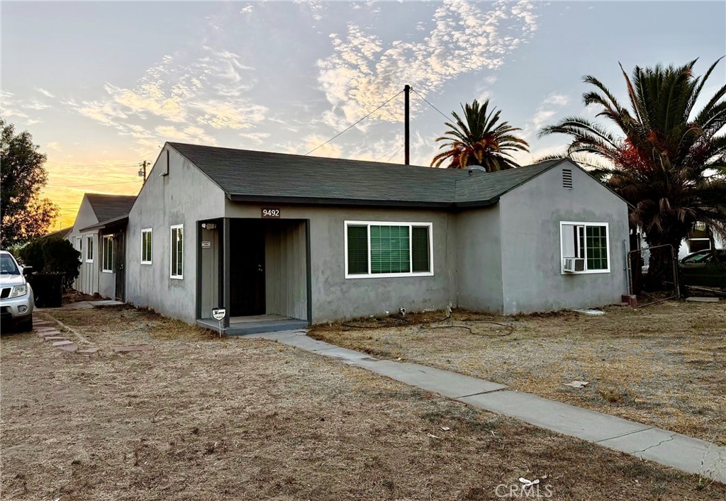 9492 Evergreen Property Photo 1