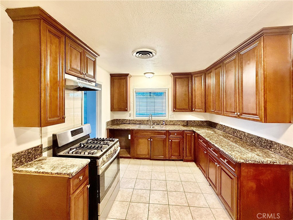 9492 Evergreen Property Photo 2