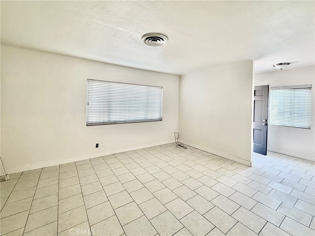 9492 Evergreen Property Photo 5