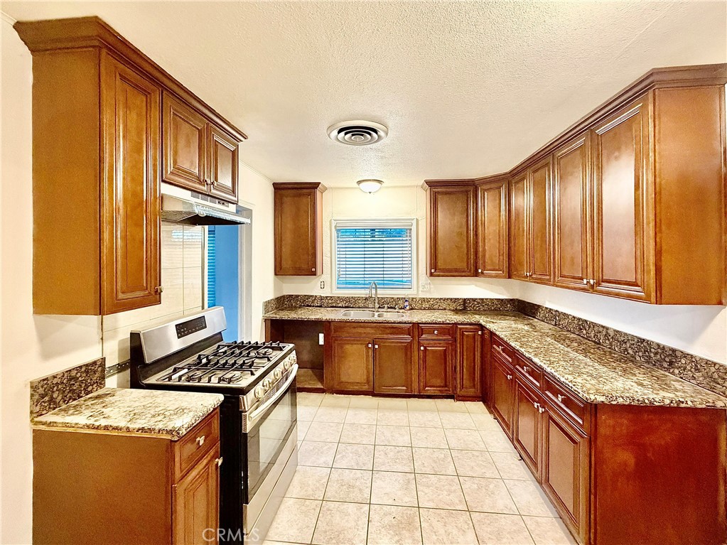 9492 Evergreen Property Photo 2