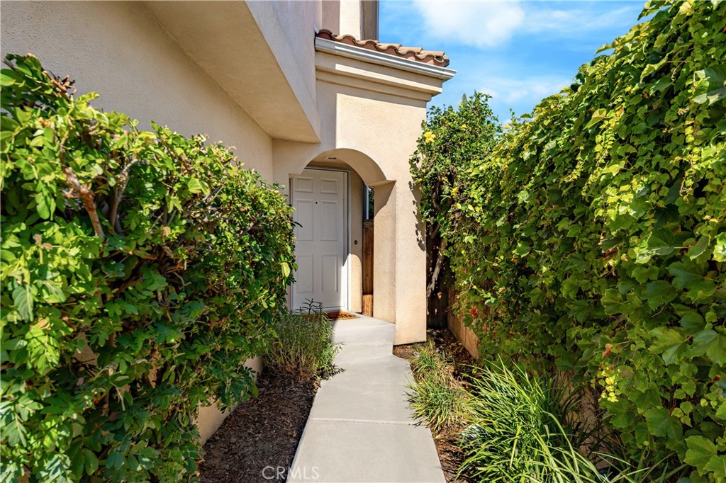 1232 Mission Pl Property Photo 1