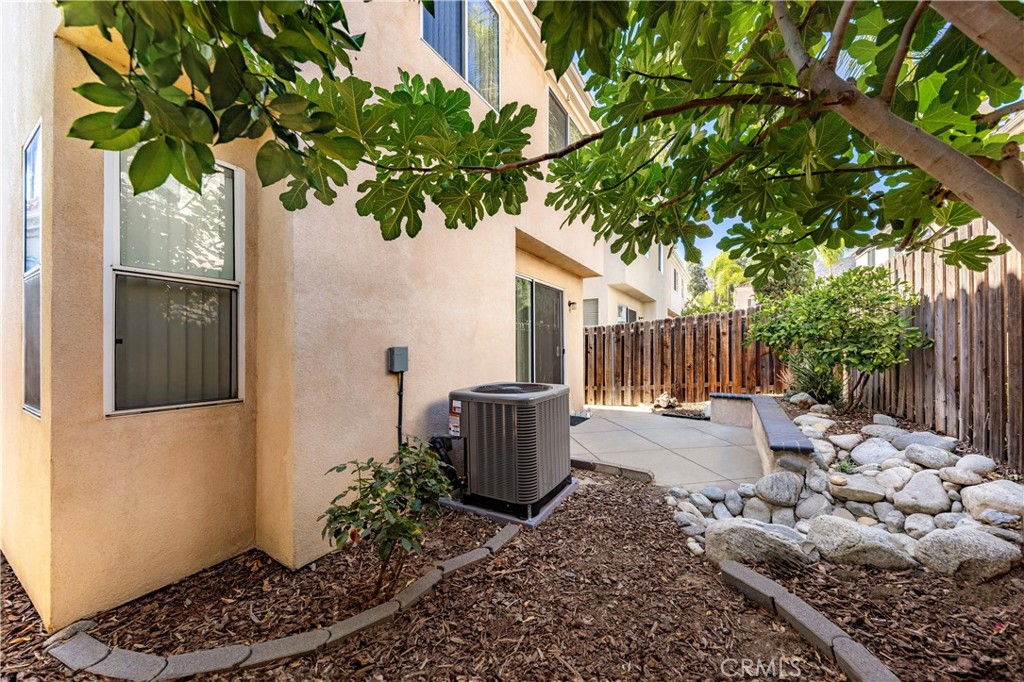 1232 Mission Pl Property Photo 27