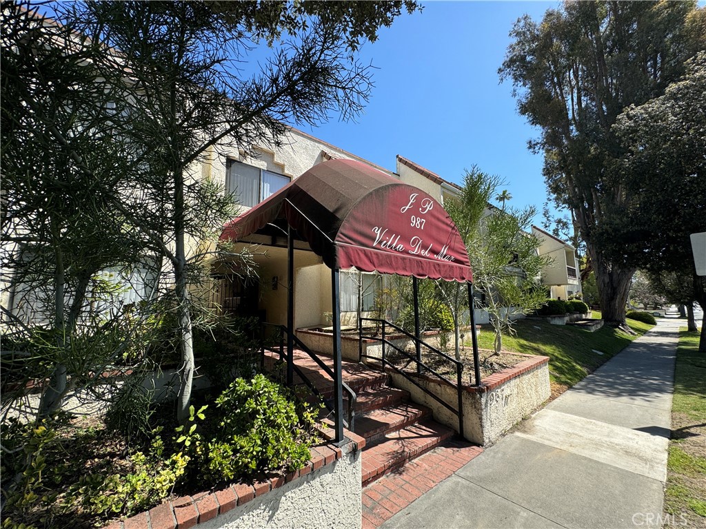 987 E Del Mar Boulevard 12 Property Photo 1