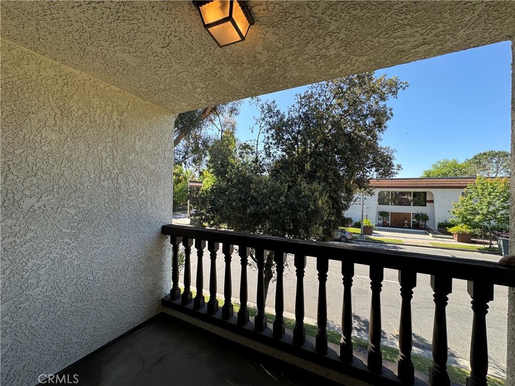 987 E Del Mar Boulevard 12 Property Photo 6