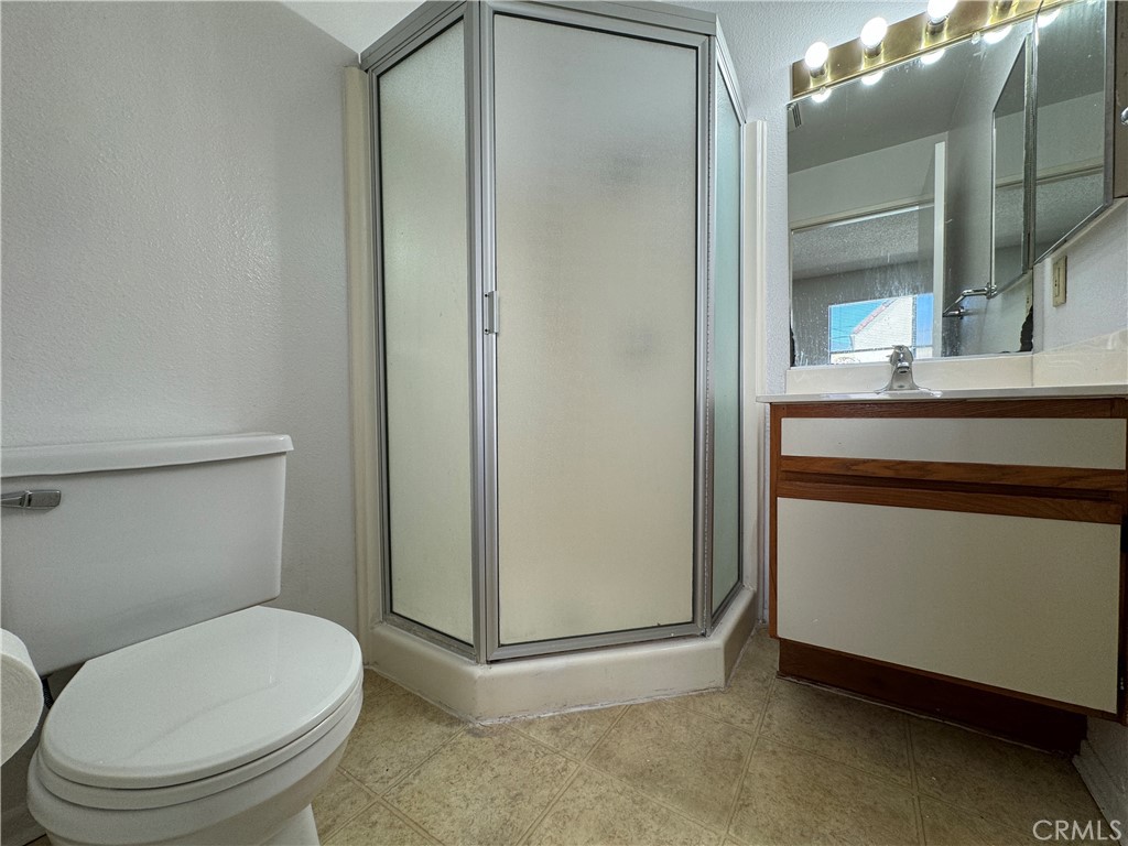 987 E Del Mar Boulevard 12 Property Photo 10