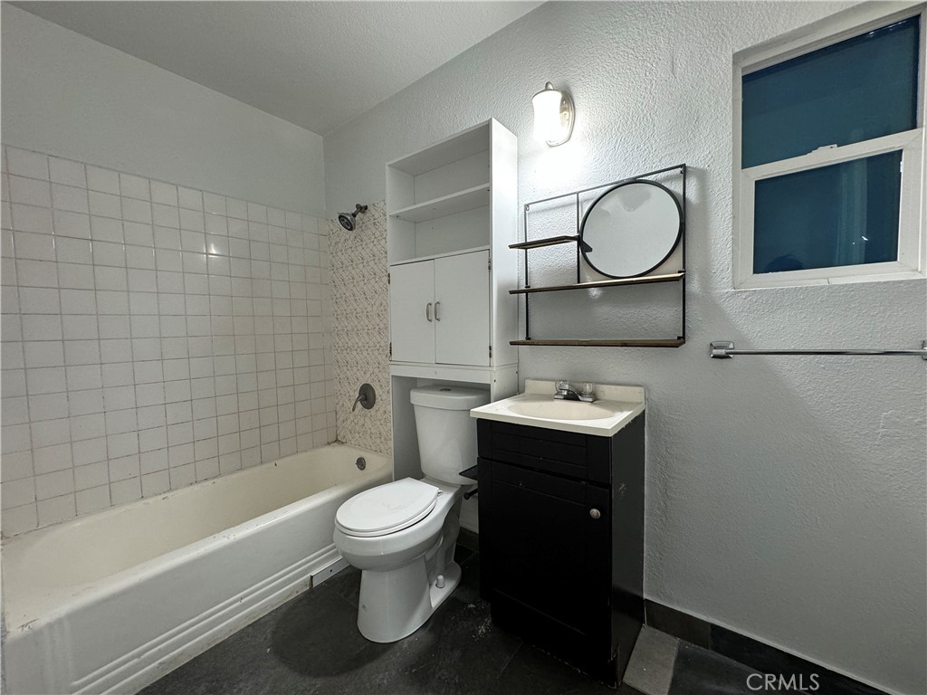 2110 Linden Avenue Property Photo 4