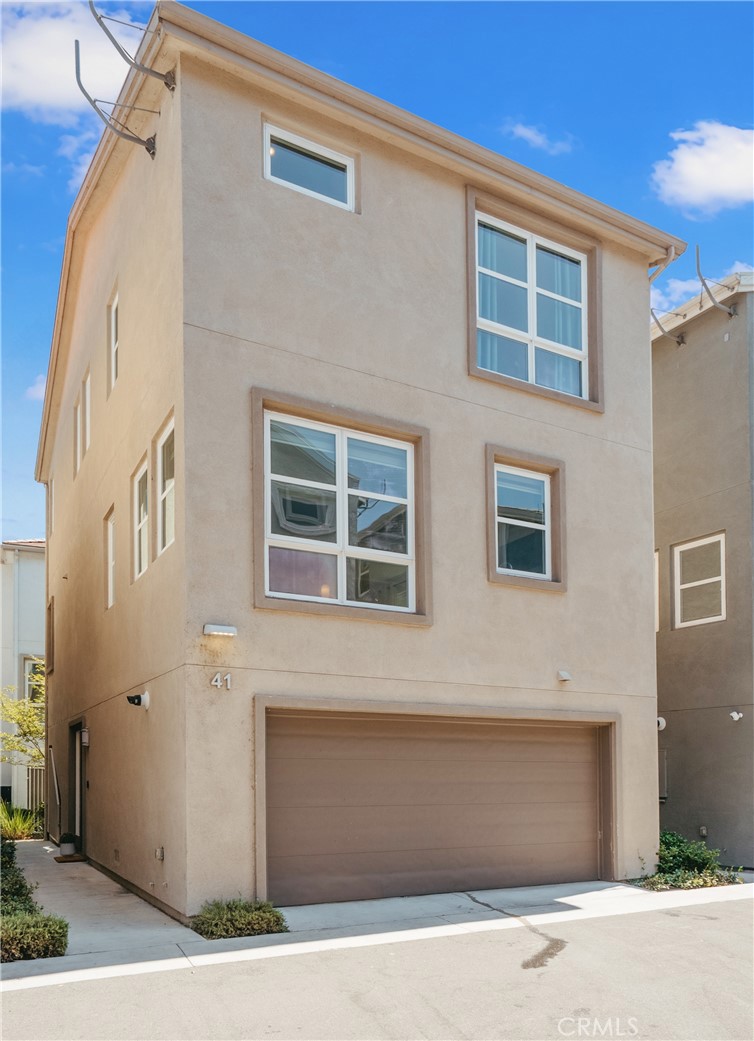2700 41 E Chaucer 41 Property Photo 3