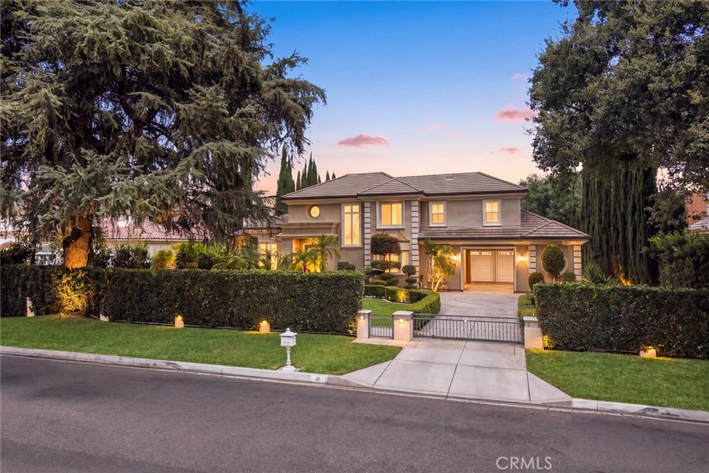 41 W Las Flores Avenue Property Photo