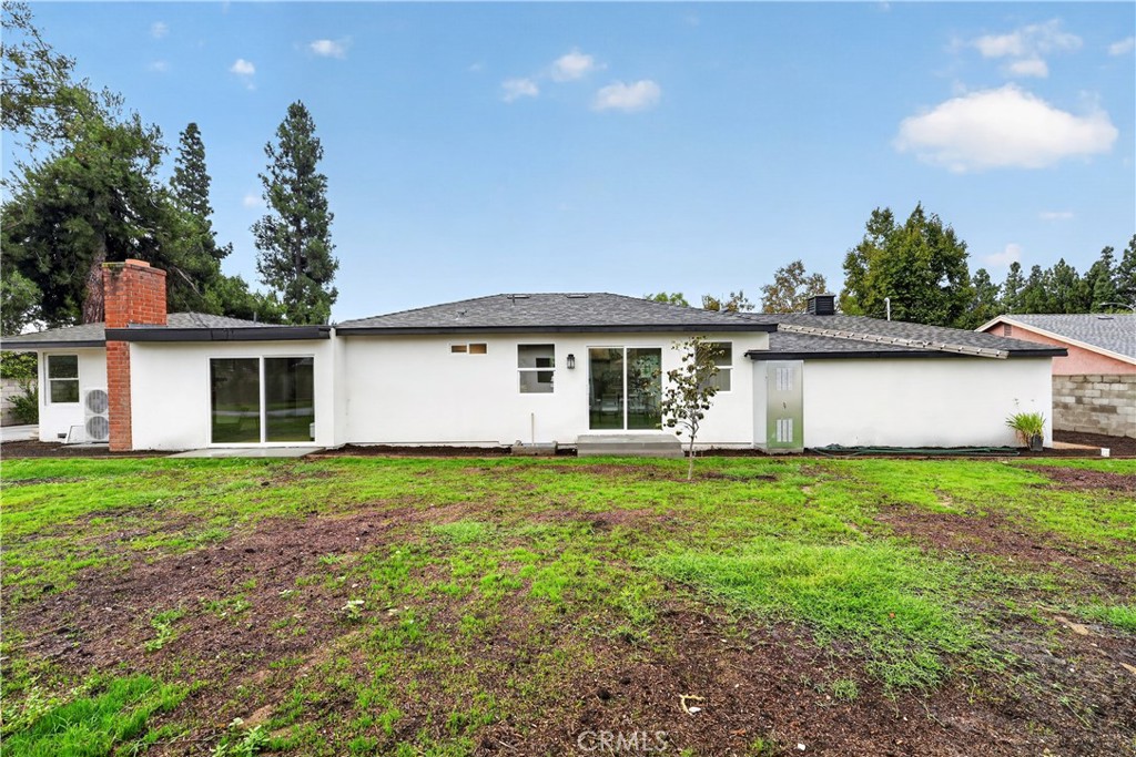 1022 W Francis Property Photo 34