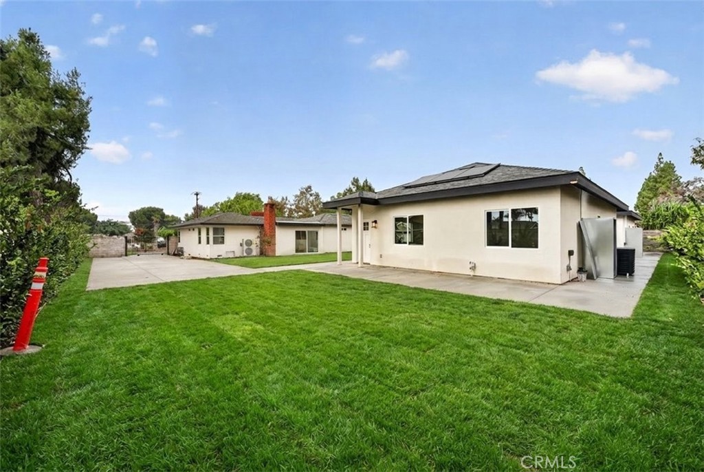 1022 W Francis Property Photo 35