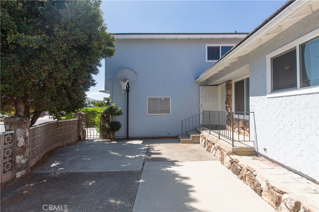 1933 Arriba Property Photo 2